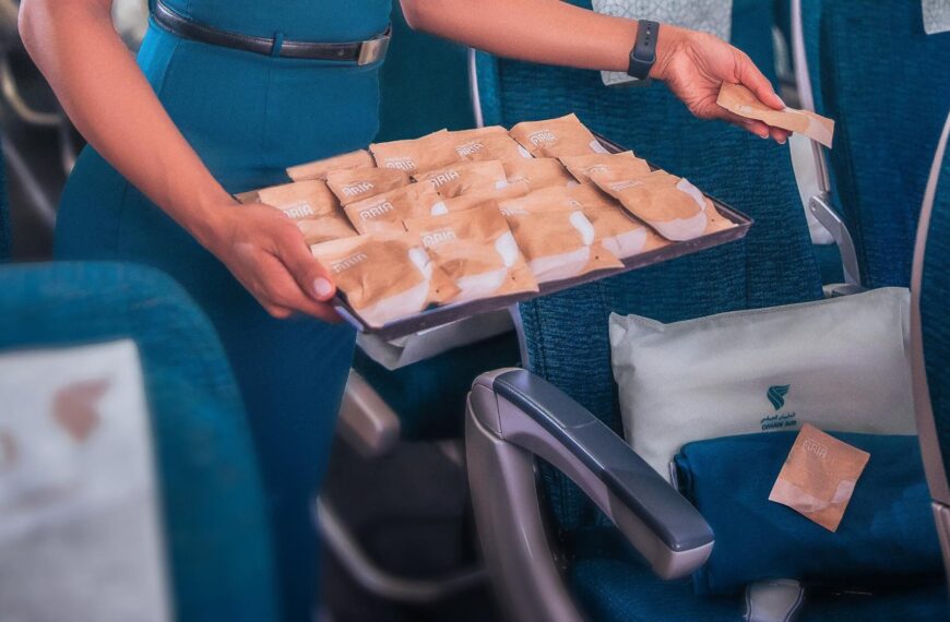 Oman Air introduces eco-friendly packaging for economy-class earphones