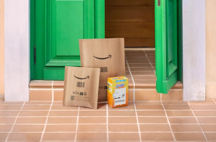 Amazon unveils new recyclable paper envelope for UK deliveries
