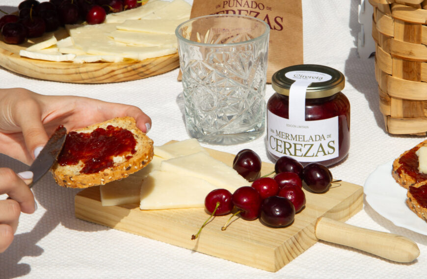 Student Designers Reimagine Tradition with Cirereta’s Cherry-Focused Identity