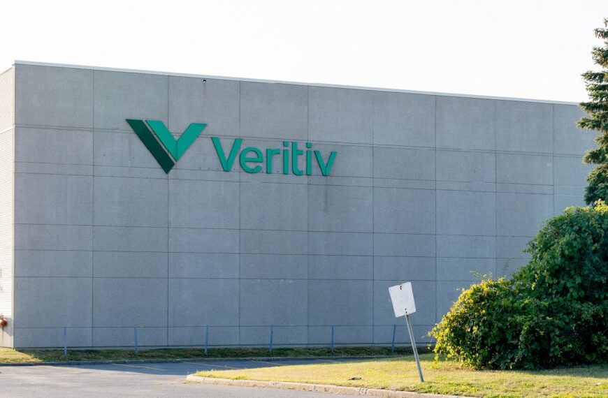 Veritiv to acquire Orora Packaging Solutions
