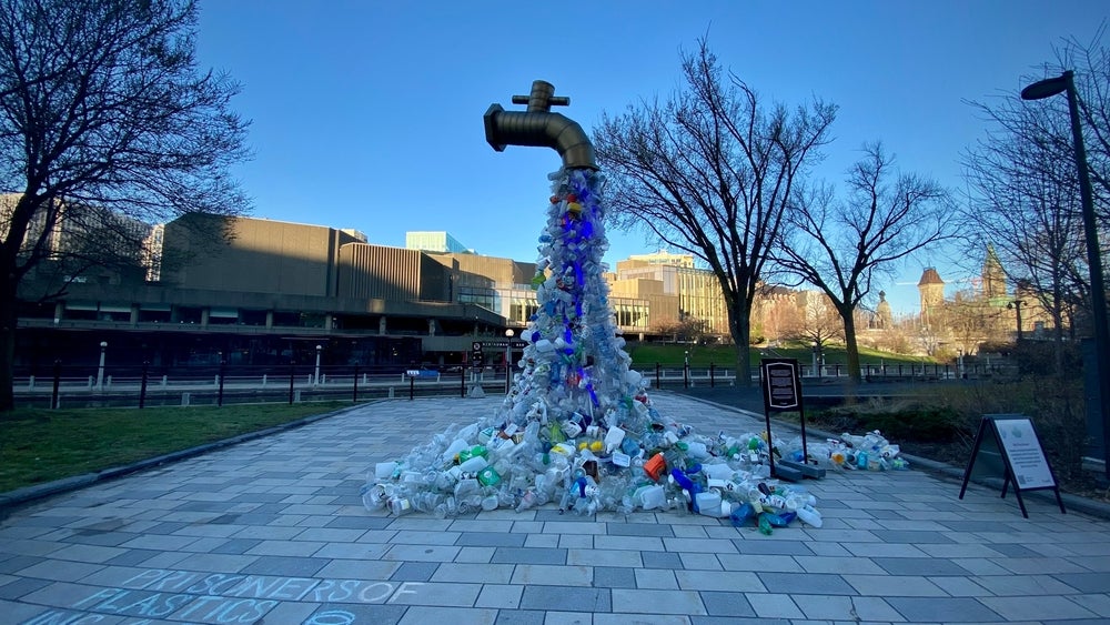 A global coalition of CEOs calls for plastic pollution treaty