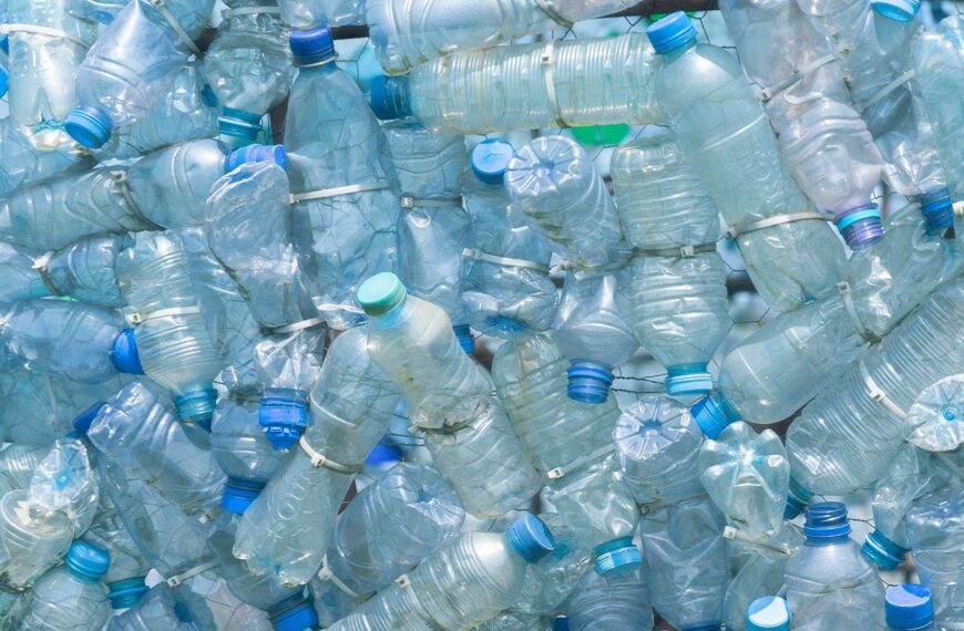 Idemitsu and Suntory collaborate on recycling demonstration for bottle caps 