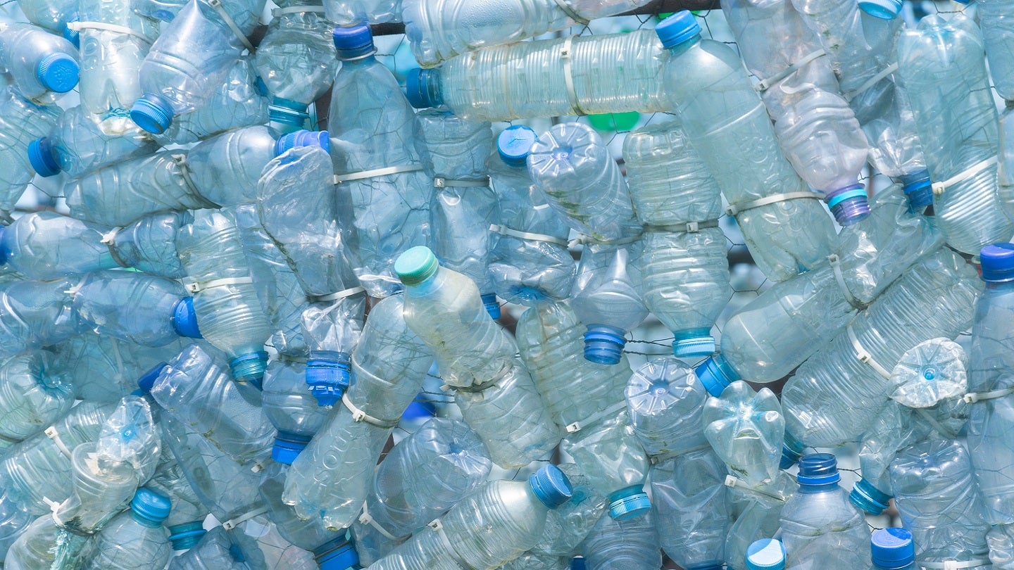 Idemitsu and Suntory collaborate on recycling demonstration for bottle caps 