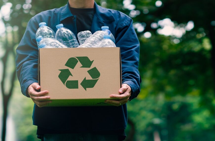 Québec adopts extended producer responsibility for recycling