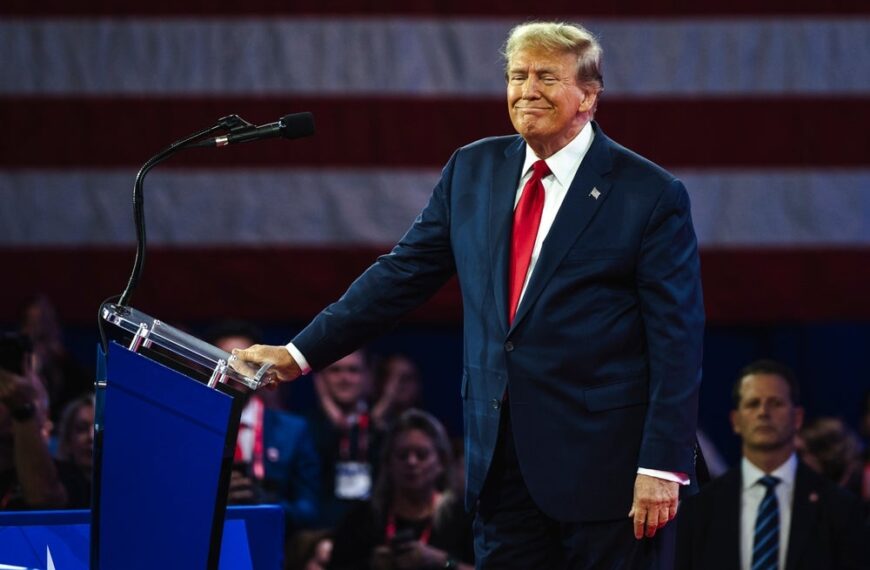 Trump rolls back plastic restrictions