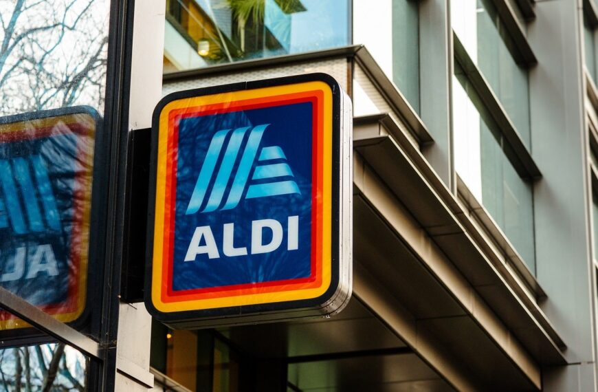 Aldi to reduce packaging on own-brand wine bottles in UK