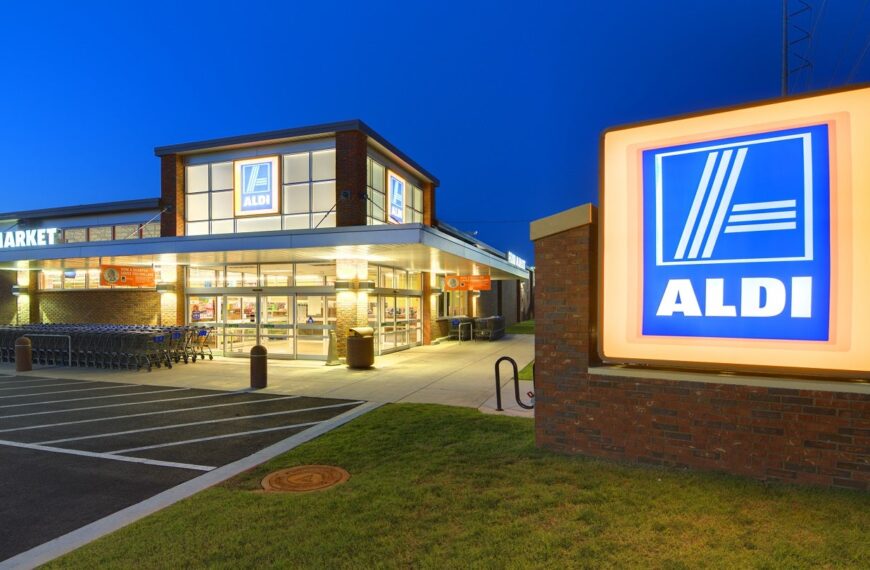 Aldi unveils UK’s first supermarket-branded aluminium wine bottle