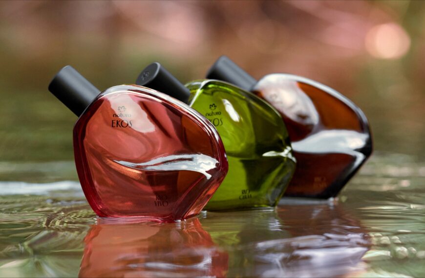 Ryos’ Sculptural Glass Flows Like a River