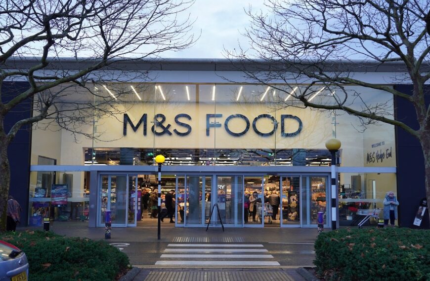 M&S Food trials paper fibre tray for ready meals