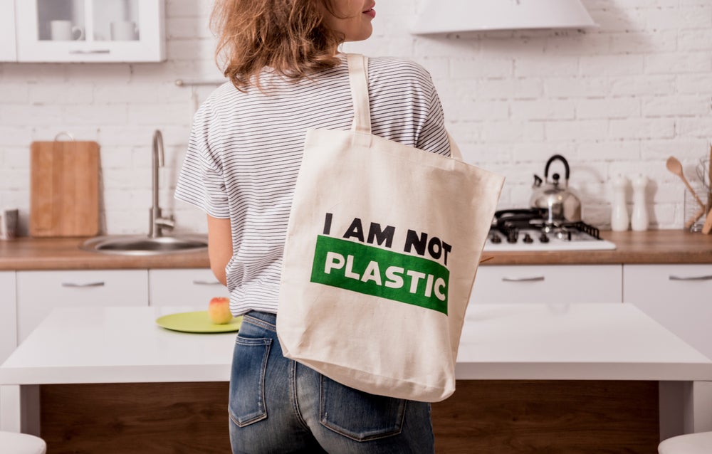 Survey reveals UK shoppers favour reuse over single-use plastics