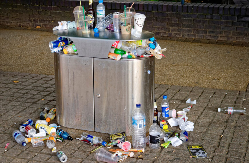 UK sets October 2027 start for bottle deposit scheme