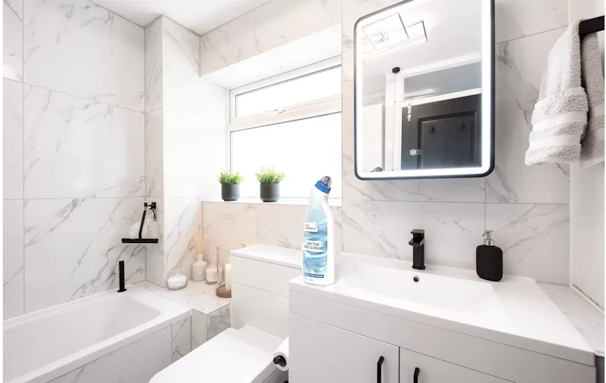 Amcor’s New Closure Prioritizes Both Visual Appeal and Sustainability