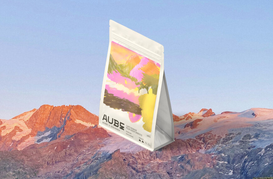 Aube Café Turns Instant Coffee Into a Canvas