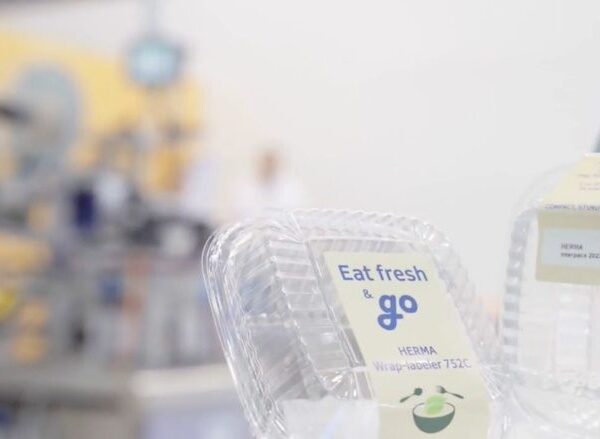 Streamlining Salad Packaging with Advanced Labeling Solutions