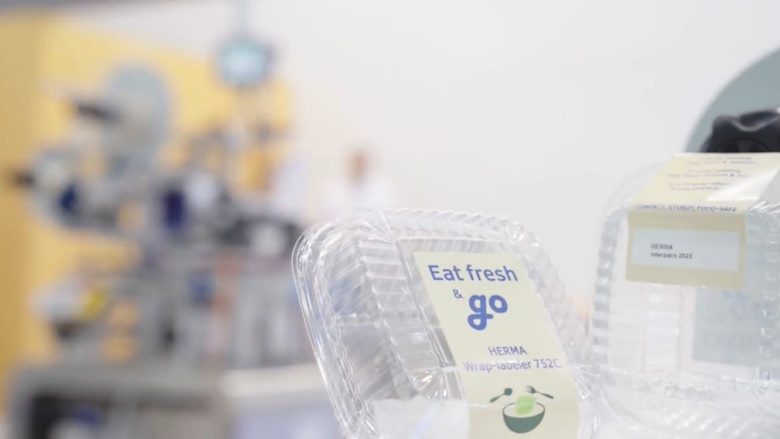 Streamlining Salad Packaging with Advanced Labeling Solutions