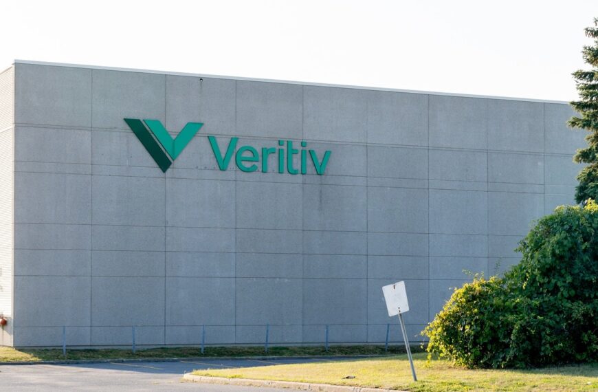 Veritiv expands in US with purchase of Subotnick Packaging