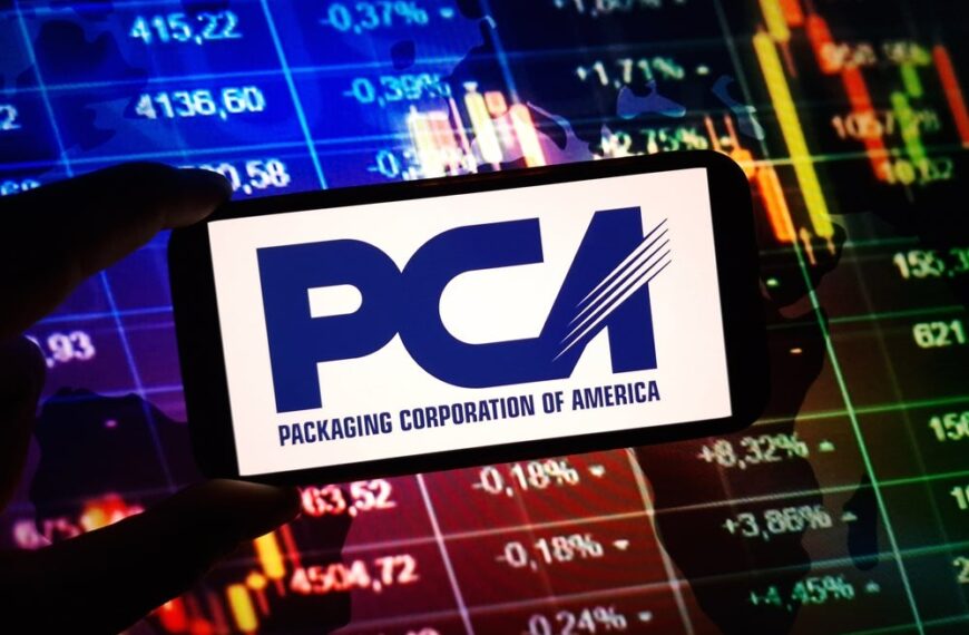 Investors adjust holdings in Packaging Corporation of America