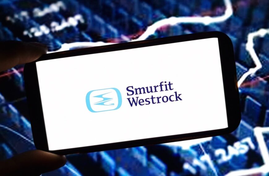 Smurfit Westrock in profit but trims outlook over planned downtime
