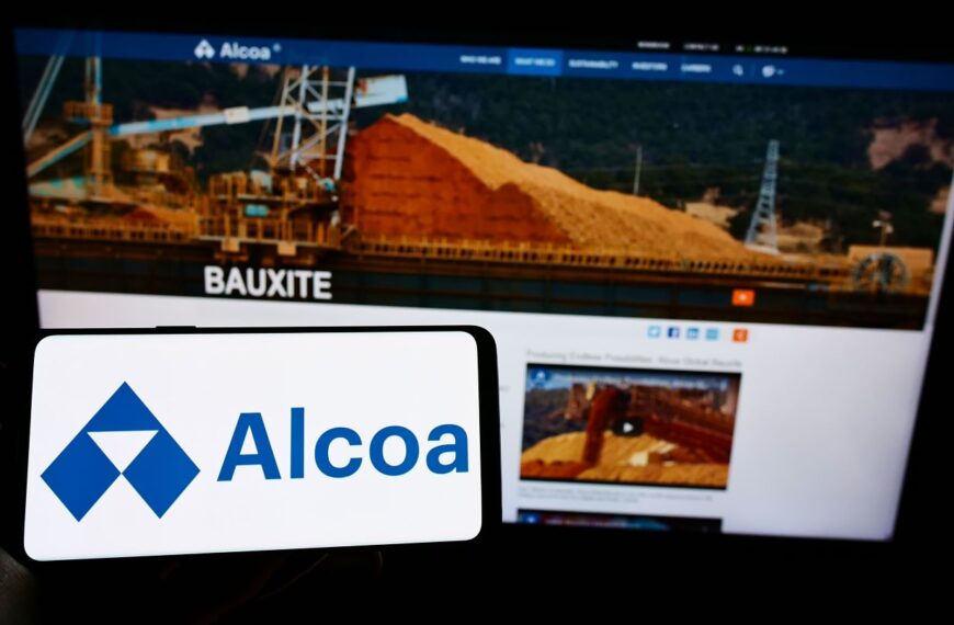 Alcoa, Ball and Unilever unveil ELYSIS zero-carbon smelted aerosol can  