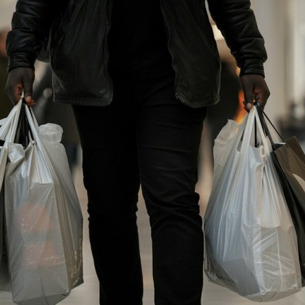 Singapore disposable carrier bag charge cuts plastic bag use by up to 80%