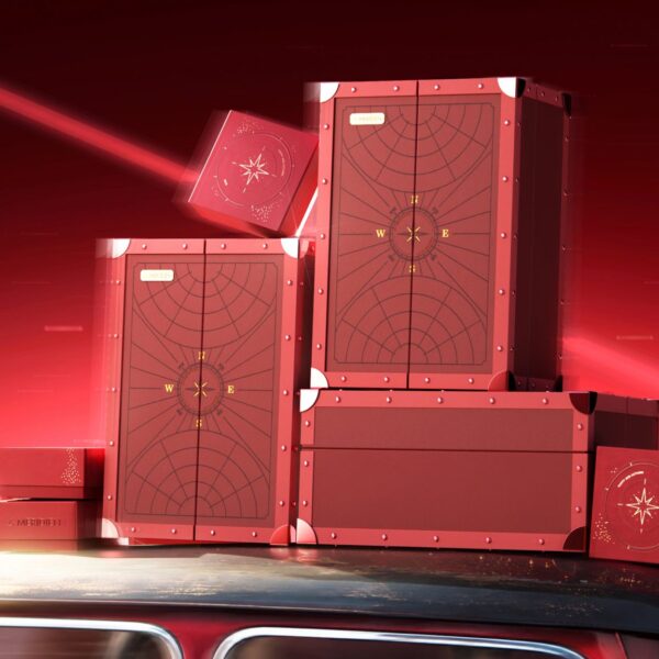 Le Méridien Saigon’s Mooncake Box Opens Up Like a City at Night