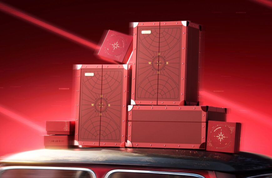 Le Méridien Saigon’s Mooncake Box Opens Up Like a City at Night