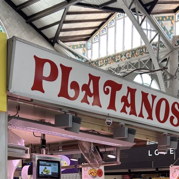 Tour de Type: Mamdani and Wendy’s Get the Bespoke Font Treatment, Plus a Street Tour of Valencia Signage